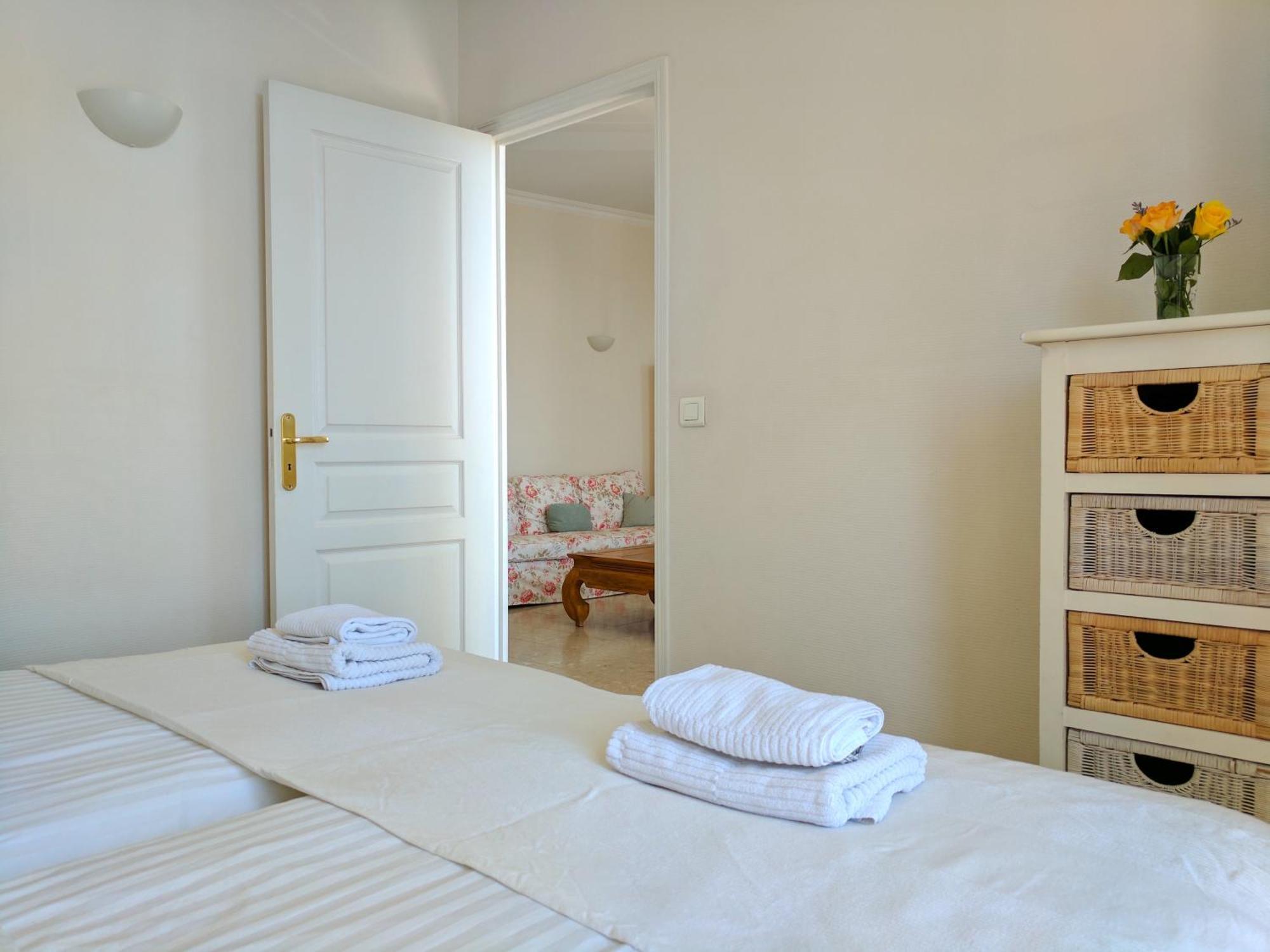 Citilet Louis Blanc 1,2,3 - Three Gorgeous, Open-Plan Apartments Cannes Esterno foto